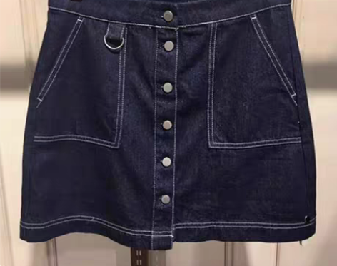 转卖拉夏贝尔 百搭单排扣短裙女牛仔A字裙半...
