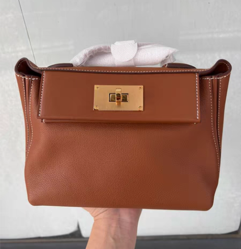 金家夫人2424棕色小号，全新没用过，五金...