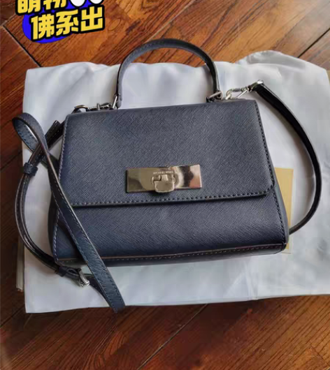 包邮MICHAEL KORS  皮质斜挎包...