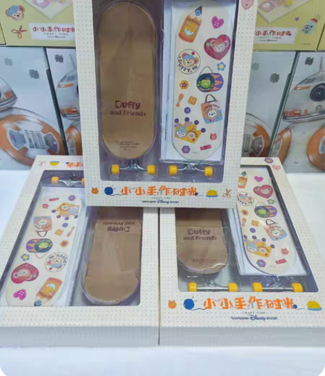 迪士尼小小手作时光滑板，全新正品保证，包含...