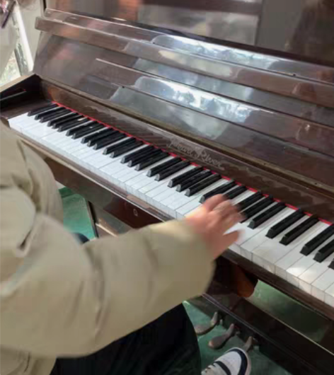 珠江原木钢琴，已调律，可以直接使用，手感好...