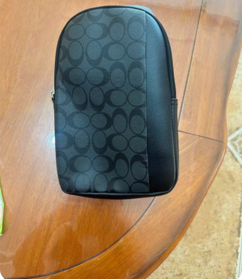 包邮全新闲置男士胸包 材质图片里有介绍 看...