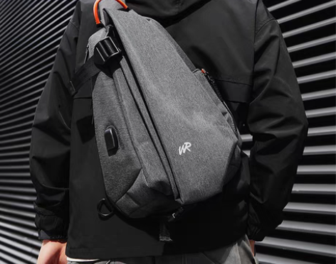 转卖胸包男士包包运动挎包机能背包男斜挎摩托...