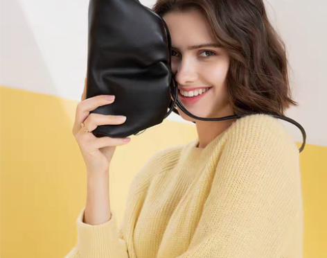 转卖2020新款时尚云朵包包精选牛皮女包单...