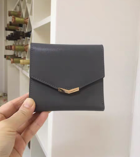 包邮新款女士短款三折真皮钱包，搭扣翻盖短款...