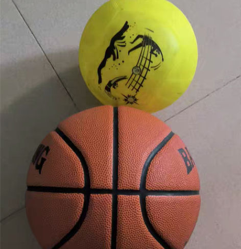 包邮篮球 玩具球一起45???轻微使用痕迹...