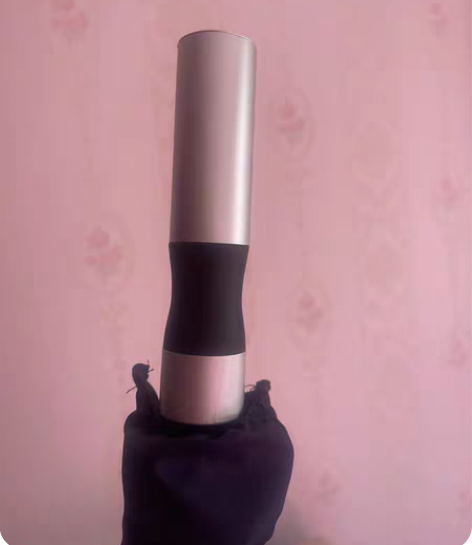 包邮天堂伞一把，伞把伞骨都是铝，很轻巧，不...