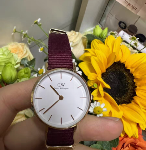 正品DW手表，九九新，只带过几次，别人，随...