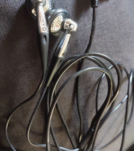 包邮索尼MDR一E888耳机，用的是空心油...