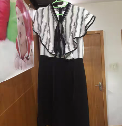 包邮尚都比拉连衣裙，穿过一次，m码，便宜转...