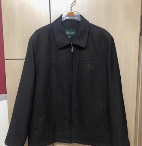 帝雅啄木鸟、男款外套！！ 9新、9新、正品...