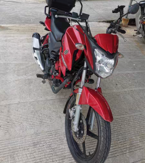 雅马哈飞致150摩旅车，电喷机头，风冷，平...