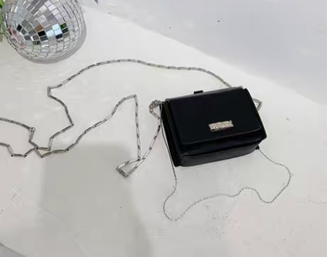 转卖新款小宜小番茄同款黑色链条包单肩斜跨手...