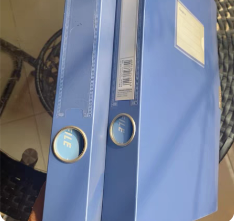 一共10个文件盒，80出。地址在西安市高陵...