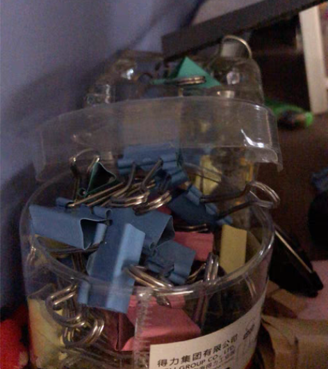 得力长尾夹 小号五块钱一盒 中号10块 少...