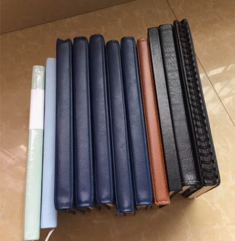 因搬家现转让笔记本共17本118元,宝安区...