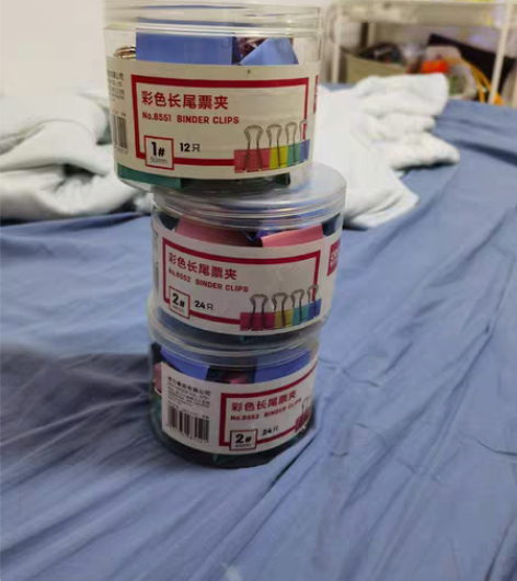 得力燕尾夹三盒，1号一盒，2#两盒，买次物...