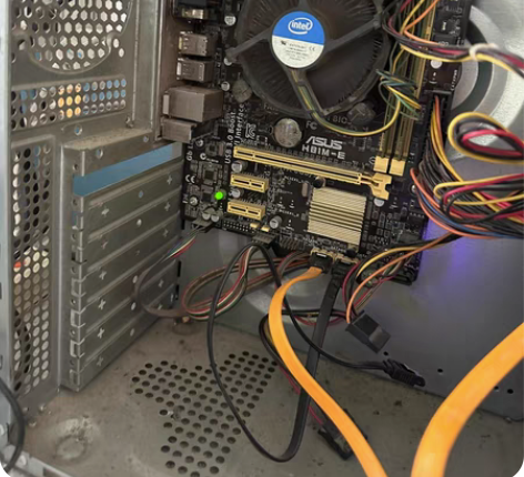 个人自用，仍在使用功能完好无暗病，电脑主板...