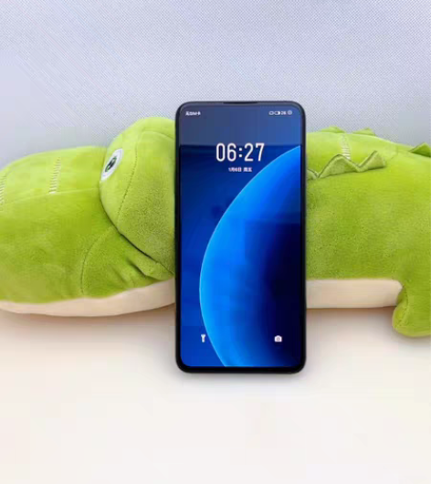 魅族17 灰 8+256G 整体成色：九新...