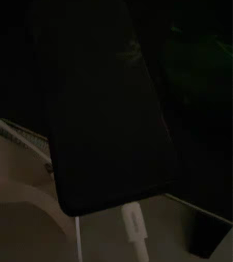 17Pro只是屏幕坏了   现在800出 ...
