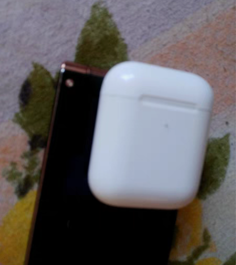 包邮无线耳机二代可无线充电那种，是从旧货市...