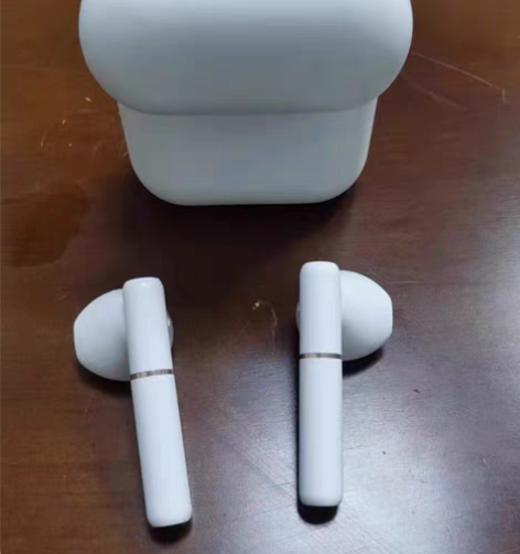 QCY T8蓝牙耳机 耳机都在 盒子也在 ...