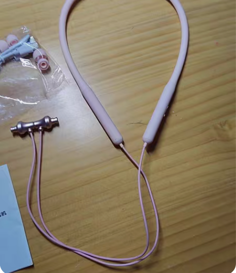 爱奇艺的蓝牙耳机 朋友送的，仅拆封???几...