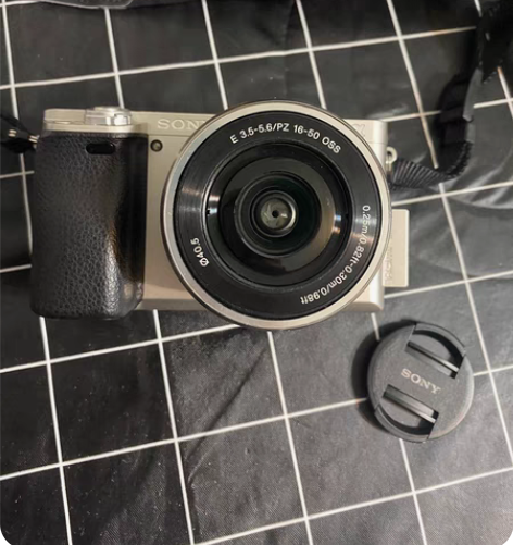 sonya6000微单，8成新，磨损都已经...