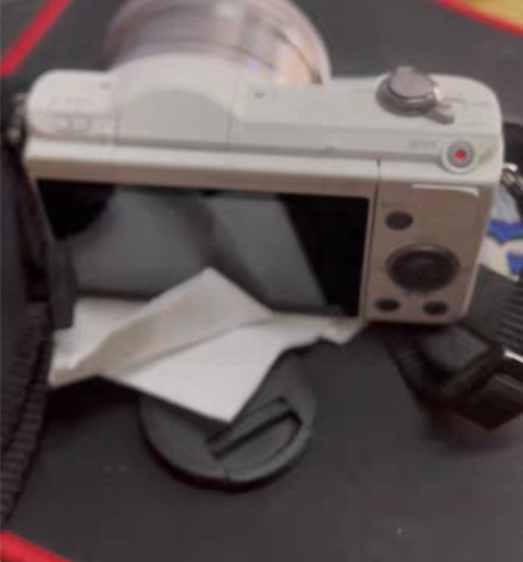 包邮自用索尼原装相机单反、Sony A50...