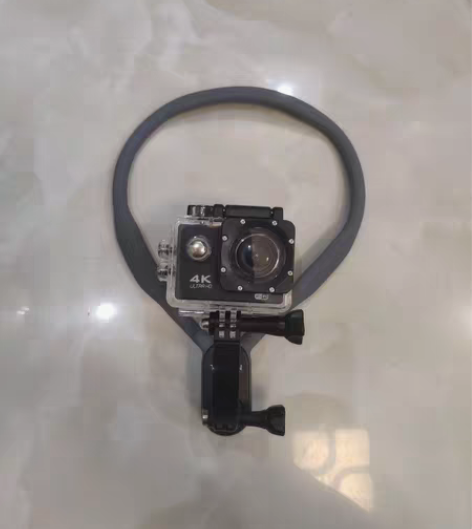 运动相机使用过一次，配件齐全，送512内存...
