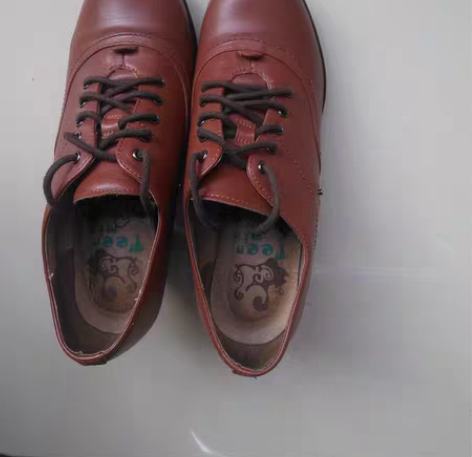 包邮天美意牛皮女鞋，专柜699购入，99新...