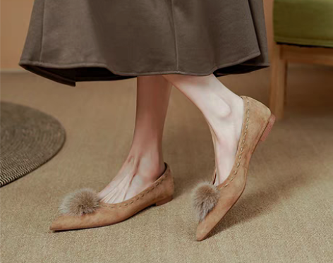 转卖JOY一眼爱呀！好喜欢~貂毛球球尖头羊...