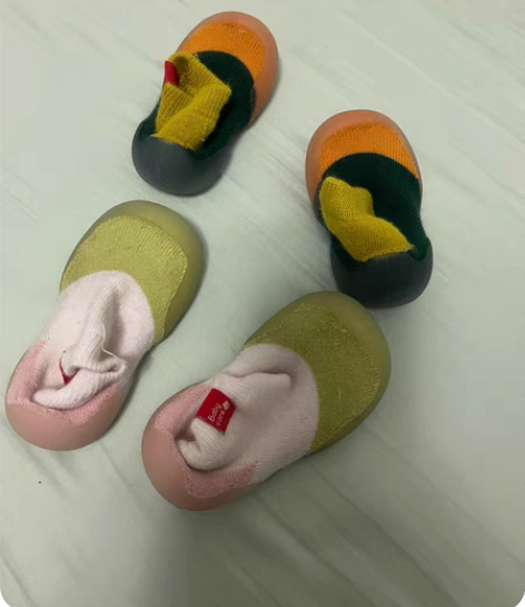 9新Babycare学步鞋软底鞋 小的那双...