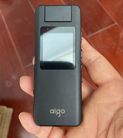 爱国者s11全新 下面是机子的图片 400...