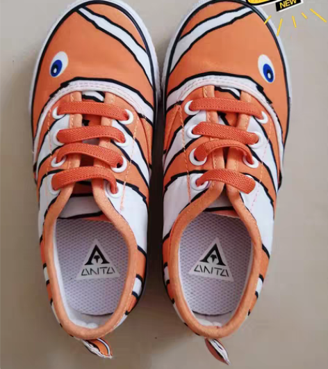 包邮带尾巴的安踏一脚蹬帆布鞋，可爱萌翻的小...