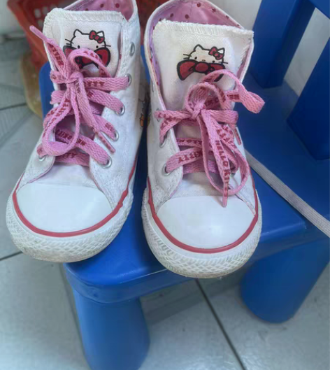 包邮匡威童鞋，穿了两次，因为不会系鞋带，就...