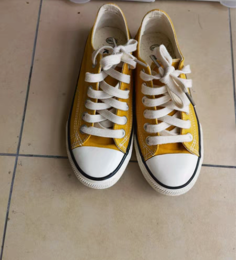 包邮帆布鞋几乎全新34 感兴趣的话点“我想...