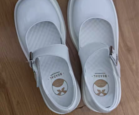 转卖半岛白色玛丽珍鞋 漆皮小皮鞋 仅外穿过...