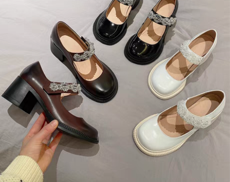 转卖大码女鞋41一43真皮40复古玛丽珍鞋...