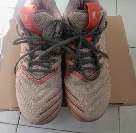 乔丹锋刺鼠年限定 实体店入手40码???轻...