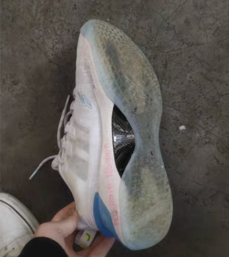 包邮林书豪二 41码偏大一码的没实战过，仅...