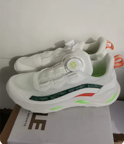 特步男童女童40码春夏款运动鞋 纽扣线没封...