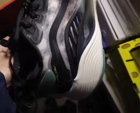 特步氢风科技跑鞋，41码，成色实拍如视频，...