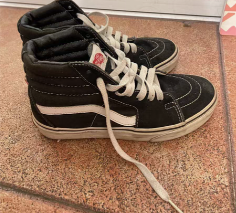 包邮Vans鞋 经典款 跟风买的,太大了 ...