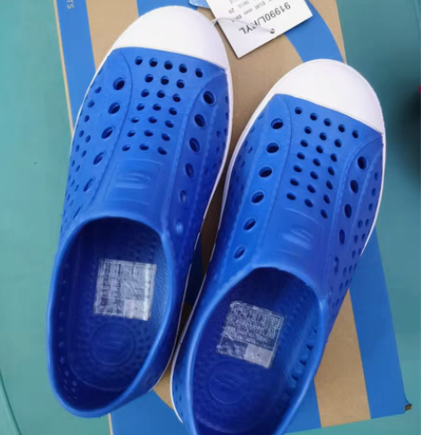 包邮斯凯奇洞洞鞋，30码（比正常码偏大一码...