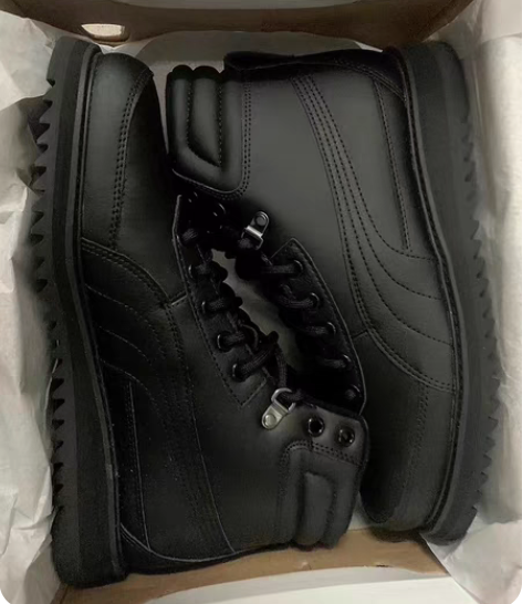 彪马PUMA男鞋，高帮男靴，黑色，全新未穿...