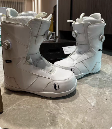 包邮Uspay 范斯凯快穿雪鞋白色快穿雪鞋...