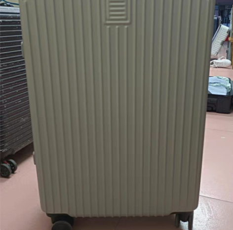 包邮闲置银色28寸家用学生办公出差行李箱旅...