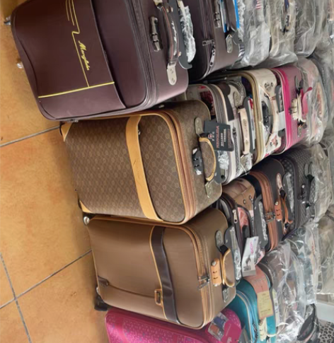 出售库存拉杆箱，20寸和24寸。仓库库存清...