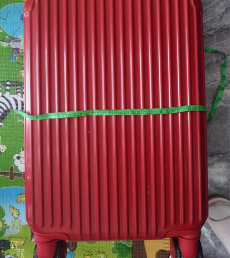 红色拉杆箱20寸，外观稍微有点旧，但没质量...